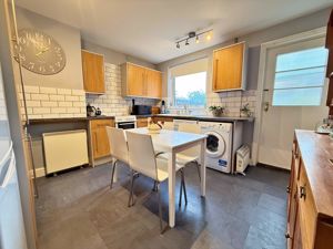 Kitchen- click for photo gallery